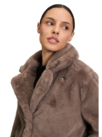 Betty Barclay Kunstfelljacke in taupe