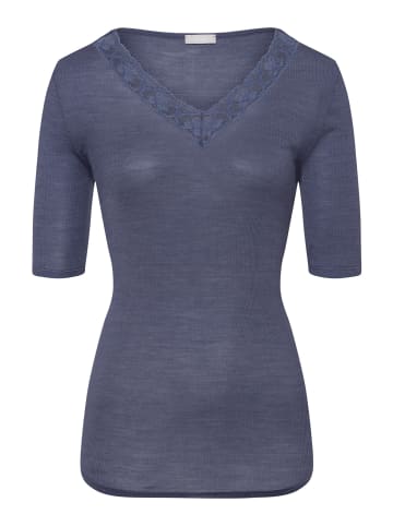 Hanro V-Shirt Woolen Lace in nightshade
