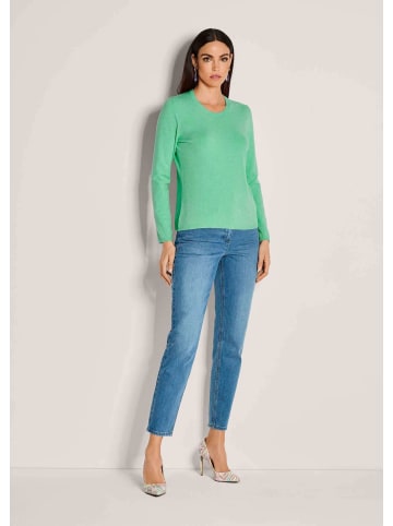 MADELEINE Leichtes Feinstrick-Oberteil mir Rundhals in smaragd / melange
