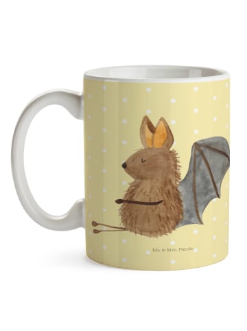 Mr. & Mrs. Panda Teetasse Fledermaus Sitzen ohne Spruch in Gelb Pastell