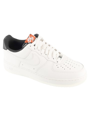 Nike Nike Air Force 1 07 in Weiß