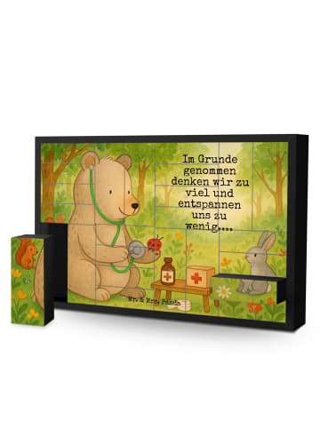 Mr. & Mrs. Panda Adventskalender Bär Arzt Design mit Spruch in Weiß