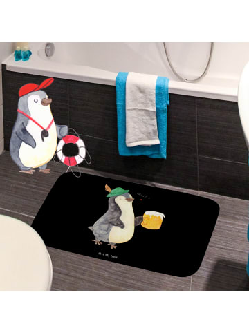 Mr. & Mrs. Panda Badezimmerteppich Pinguin Bier ohne Spruch in Schwarz