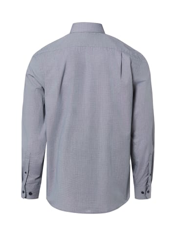 Andrew James Hemd in marine