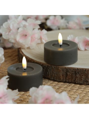 Adilina 2x LED Maxi Teelichter Lina Rustik Optik Echtwachs D: 7cm in grau