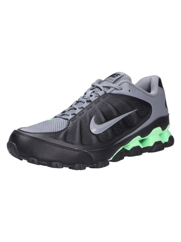 Nike Sneaker REAX 8 NSW in schwarz