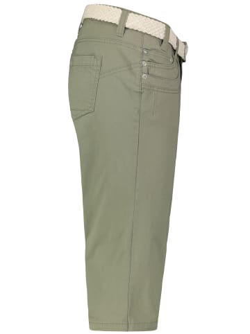 Sublevel Feine Chino Capri Hose mit geflochtenem Gürtel in Grün-2