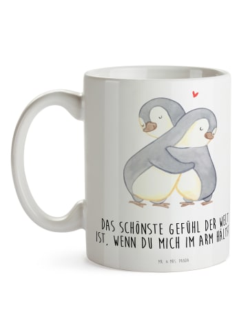 Mr. & Mrs. Panda Geschenktasse Pinguine Kuscheln mit Spruch in Weiß