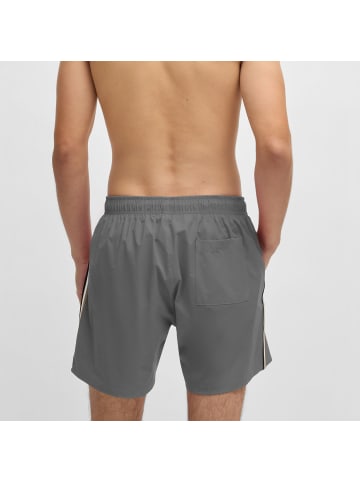 BOSS Badeshorts in Grau