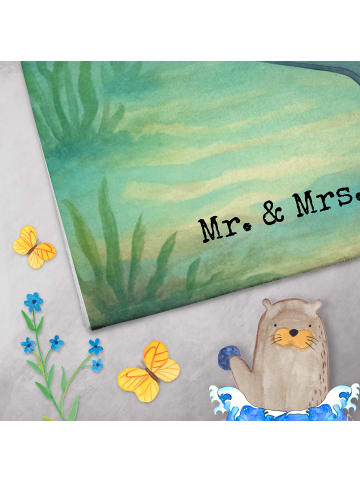 Mr. & Mrs. Panda Handtuch Seekuh Happy Design ohne Spruch in Weiß