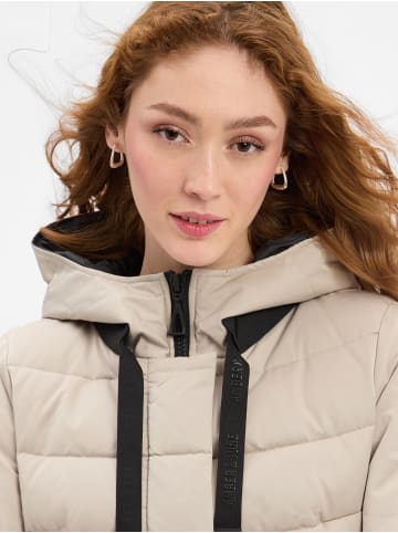 AMBER & JUNE Mantel in kitt