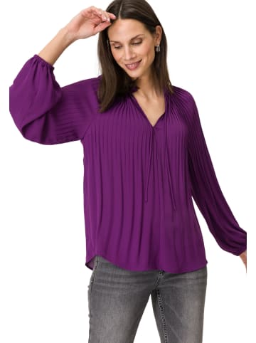 Zero  Plissee Bluse mit V-Ausschnitt in Deep Plum