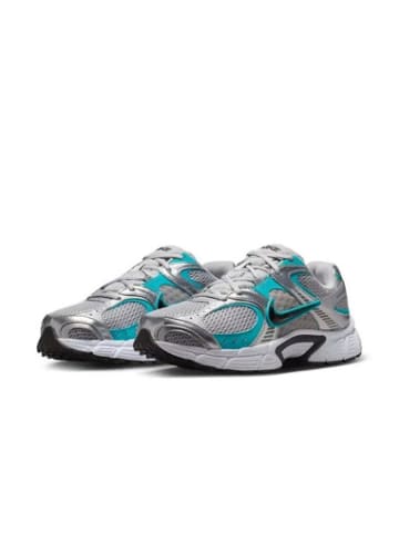 Nike Sneackers V5 in Wolf Grey/Black-Dusty Cactus-White