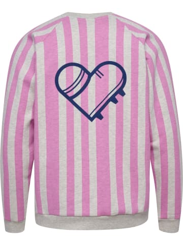 Hummel Pullover "Loose Crewneck Soccer Love" in Weiß