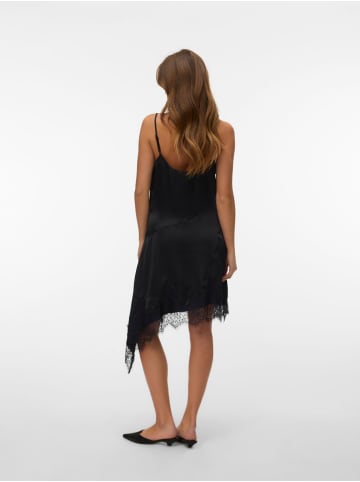 Vero Moda Kleid aus Spitze in Black