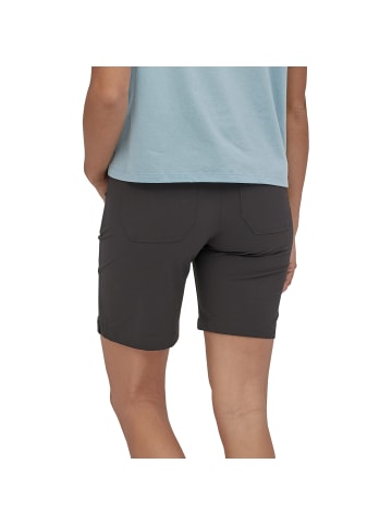 Patagonia Shorts Skyline Traveler in Schwarz