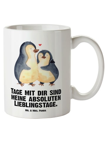 Mr. & Mrs. Panda Kaffeetasse Pinguin umarmen mit Spruch in Weiß