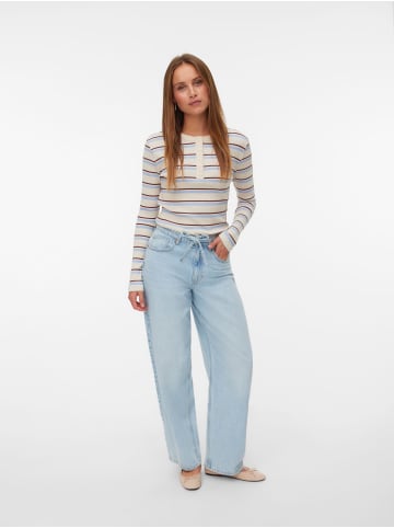 Vero Moda Mom Jeans in Light Blue Denim