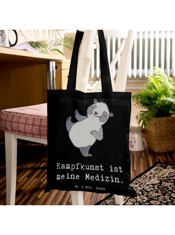 Mr. & Mrs. Panda Tragetasche Panda Kampfkunst mit Spruch in Schwarz