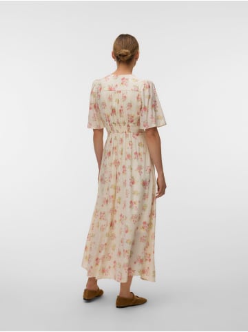 Vero Moda Gesmoktes Kleid in Birch 1