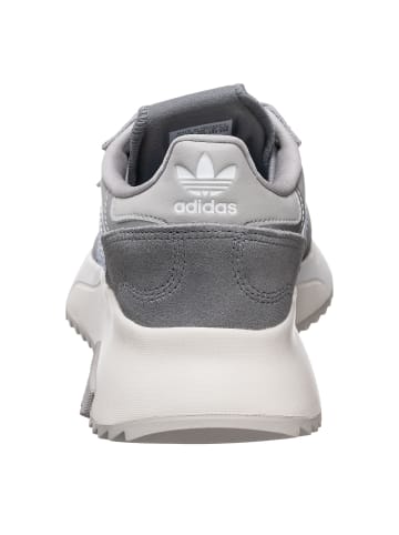 adidas Turnschuhe in grey two/blue dawn/silver met