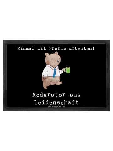Mr. & Mrs. Panda Fußabtreter Moderator Leidenschaft mit Spruch in Schwarz