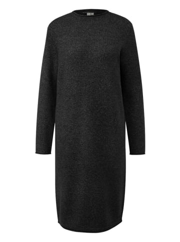 Q/S designed by Kleid in Schwarz
