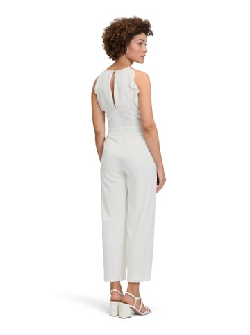 Vera Mont Jumpsuit mit Volant in Rohweiß