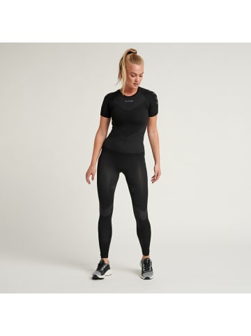 Hummel T-Shirt Hummel First Damen in BLACK