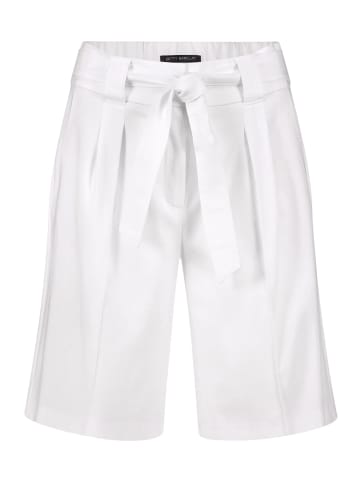 Betty Barclay Shorts mit Bundfalten in Rohweiß