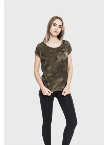 Urban Classics T-Shirts in olive camo