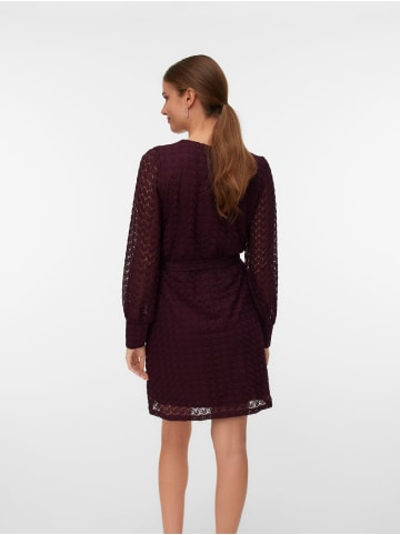 Vero Moda Kleid aus Spitze in Winetasting