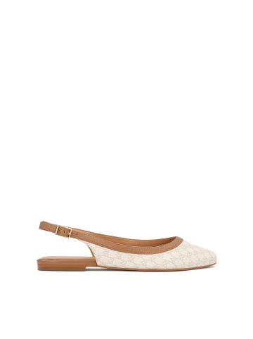 Kazar Pumps in Off-white