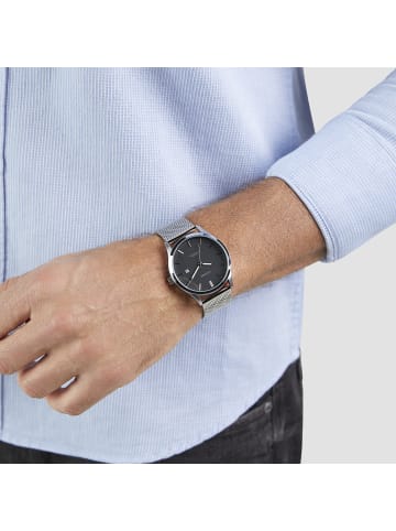 s.Oliver Armbanduhr Modern & Zeitlos in silber