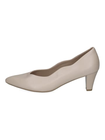 Caprice Pumps in Cream