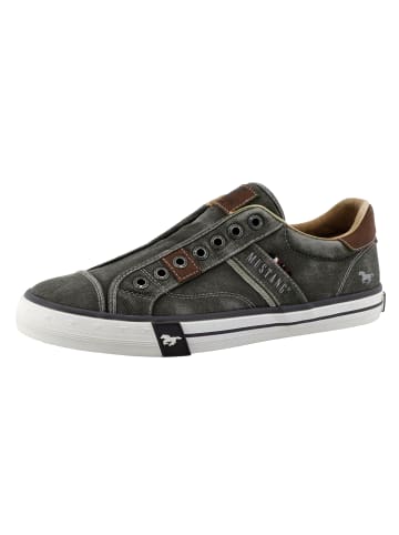 Mustang Sneaker in Grau