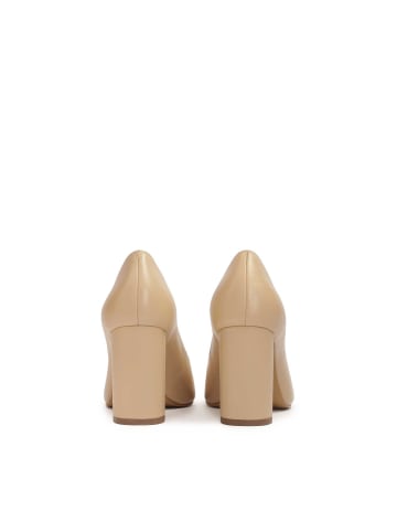 Kazar Pumps in Beige