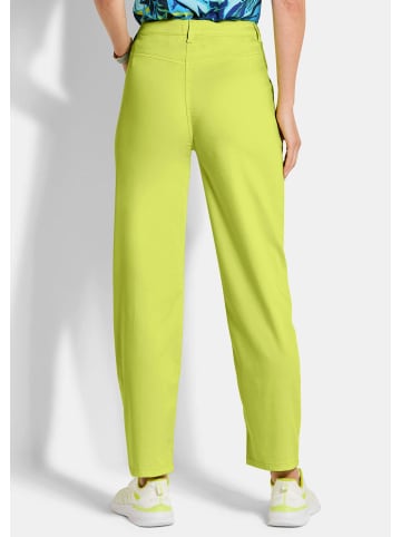 GOLDNER Kurzgröße:  Stoffhose mit Ziersteppung in hellgrün
