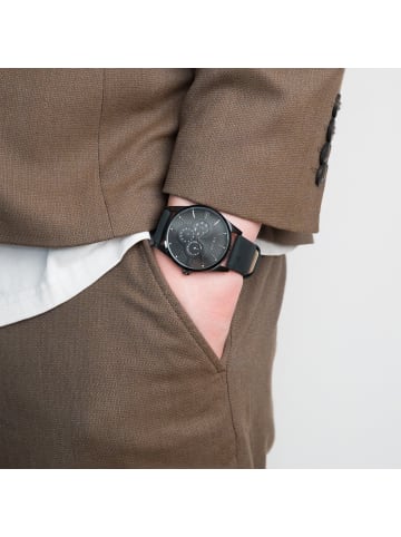 s.Oliver Armbanduhr Round Basic in schwarz