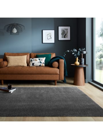 KADIMA DESIGN Samtweicher Teppich aus 100% recyceltem Material in Anthrazit