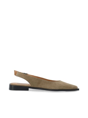 Bianco Slingbacks in Sand1