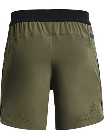 Under Armour Sportshorts "UA Peak Gewebeshorts" in Grün
