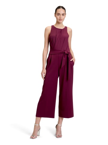 Vera Mont Jumpsuit mit Bindegürtel in Wild Ruby