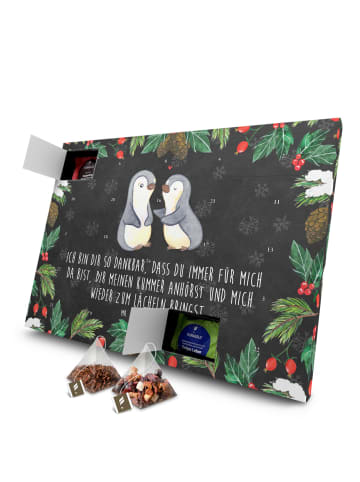 Mr. & Mrs. Panda Tee Adventskalender Pinguine trösten mit Spruch in Kreidetafel