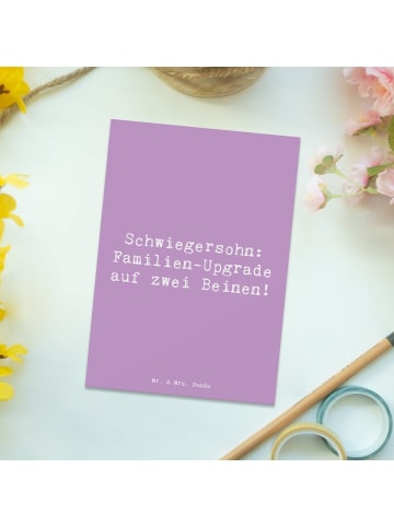 Mr. & Mrs. Panda Postkarte Spruch Schwiegersohn Upgrade mit Spruch in Lavendeltraum