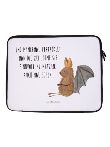 Mr. & Mrs. Panda Notebook Tasche Fledermaus Sitzen mit Spruch in Weiß