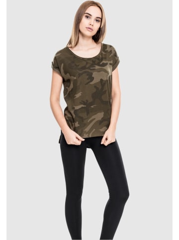 Urban Classics T-Shirts in olive camo