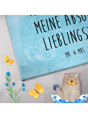 Mr. & Mrs. Panda Handtuch Pinguin umarmen mit Spruch in Eisblau