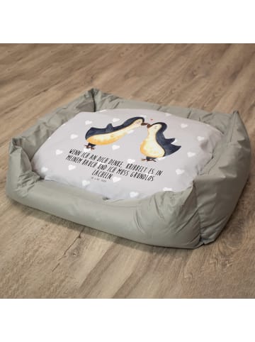 Mr. & Mrs. Panda Katzensofa Pinguine Kuss mit Spruch in Grau Pastell