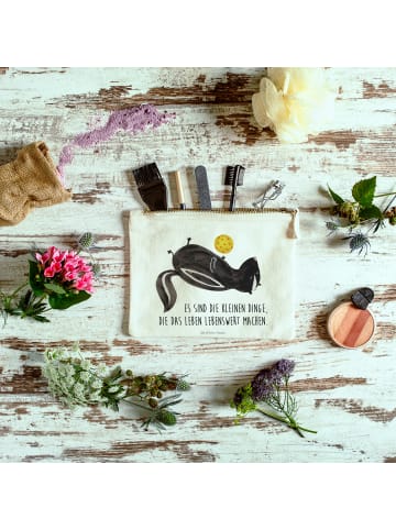 Mr. & Mrs. Panda Kulturtasche Stinktier Ball mit Spruch in Weiß